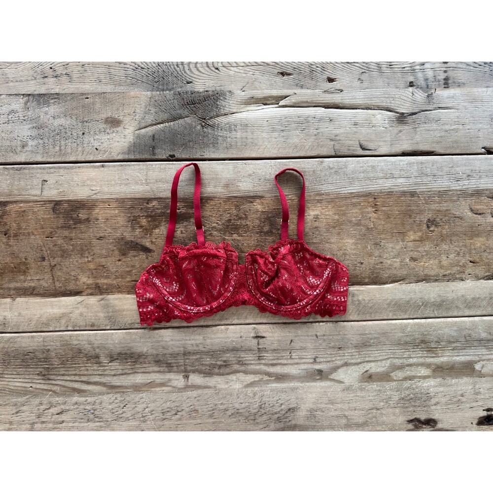 SOMA Paint the town Red 34B Unlined Lace Balconette Underwire Bra